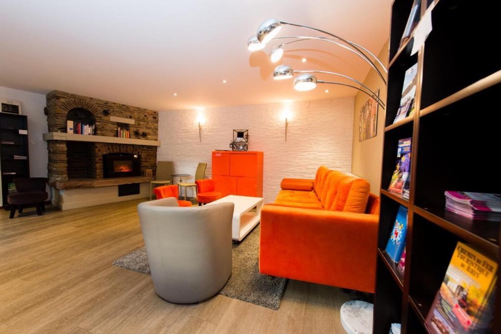 Au Cheval Blanc Hotel 3*