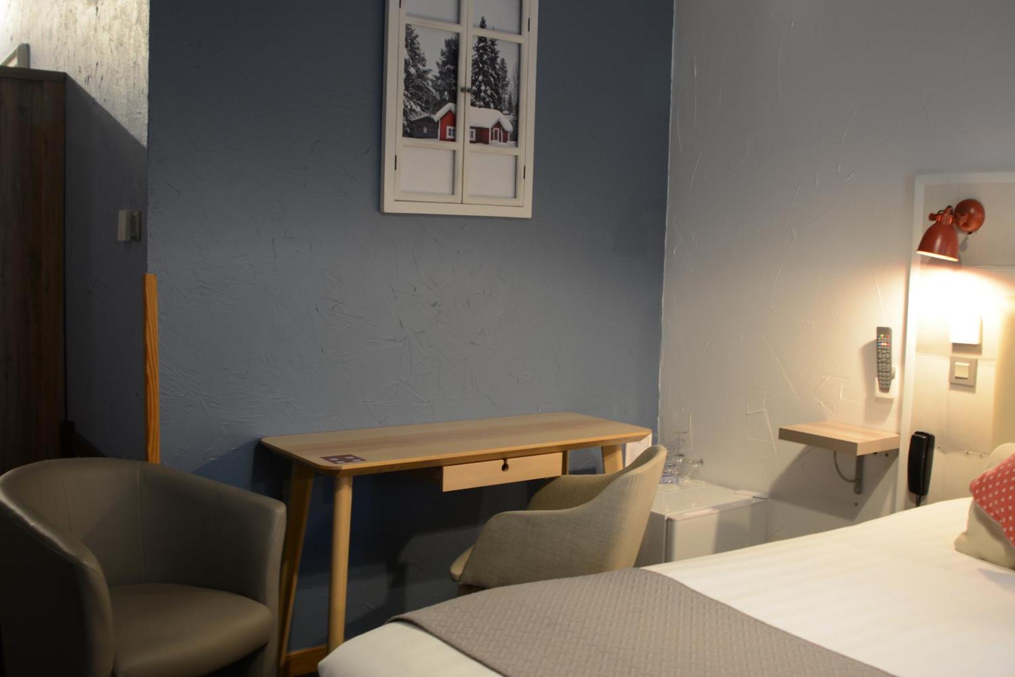 Au Cheval Blanc Hotel 3*